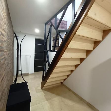 Appartement Independant La Tour Des Tuileries Aydoilles Екстериор снимка