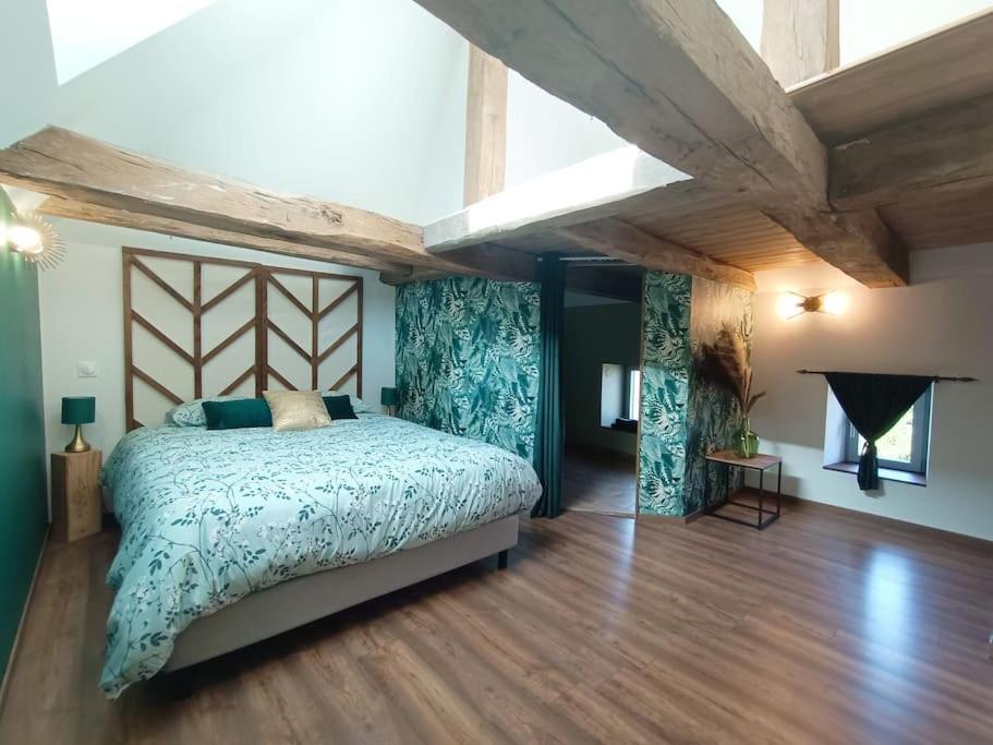 Appartement Independant La Tour Des Tuileries Aydoilles Екстериор снимка