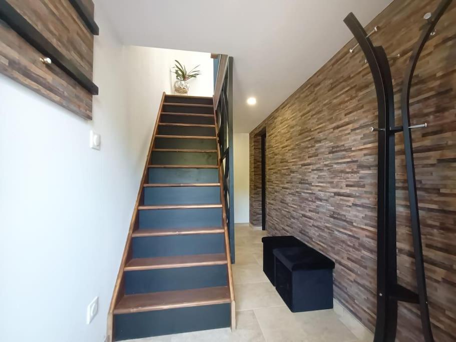 Appartement Independant La Tour Des Tuileries Aydoilles Екстериор снимка