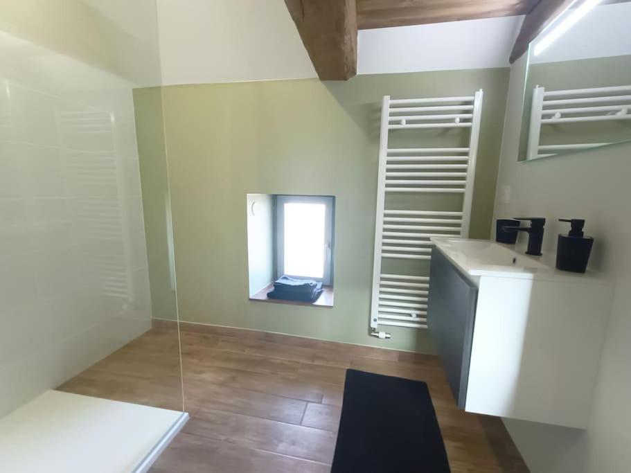 Appartement Independant La Tour Des Tuileries Aydoilles Екстериор снимка