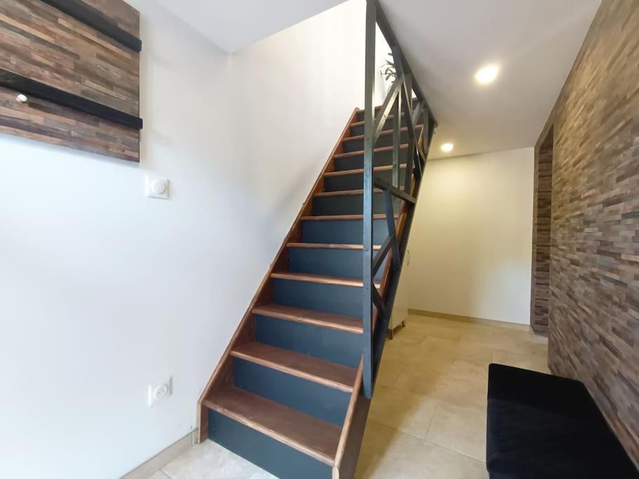 Appartement Independant La Tour Des Tuileries Aydoilles Екстериор снимка