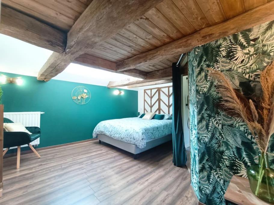 Appartement Independant La Tour Des Tuileries Aydoilles Екстериор снимка
